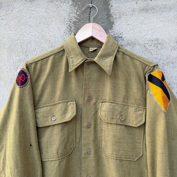 40's US Military Tan Khaki Patched Button Down Shirt - Picture 3 of 10